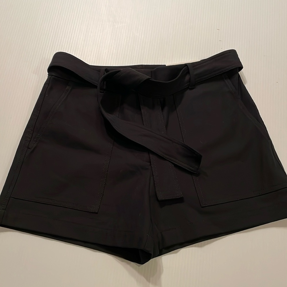 Ann Taylor black The tie waist - Marina short.  Women’s size 8